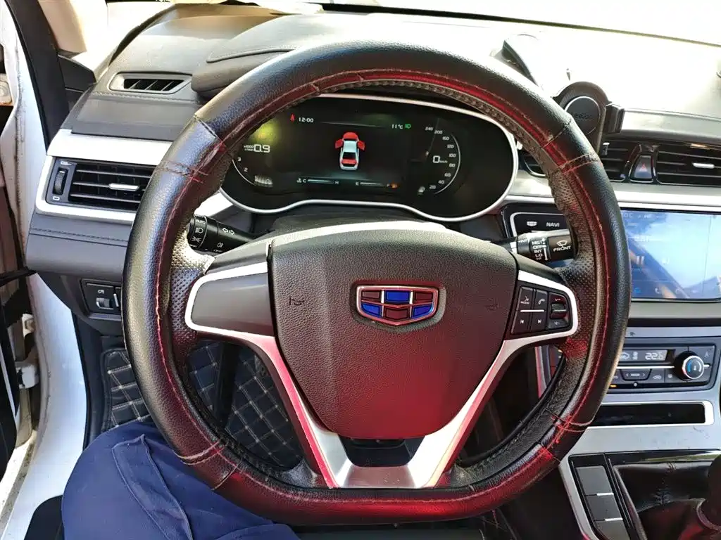 Фото 3 - Geely Emgrand