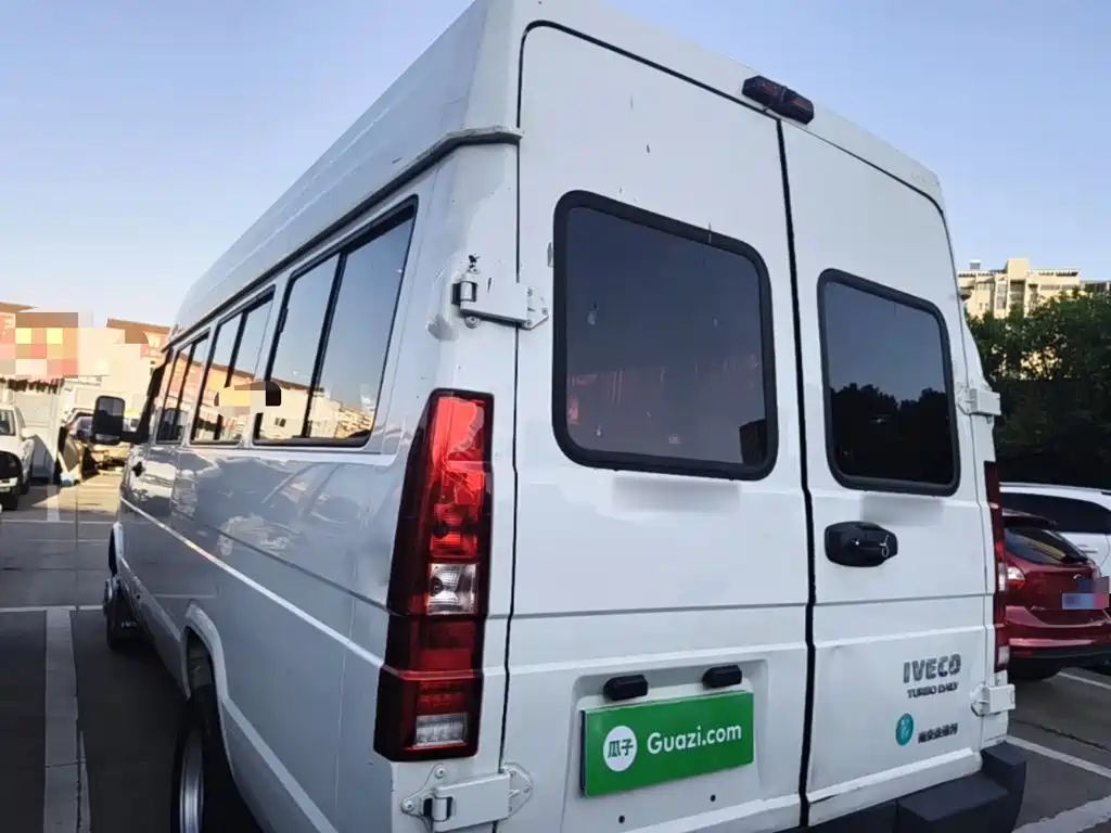 Фото 20 - Iveco Daily