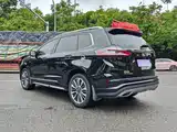 Фото 12 - Ford Edge