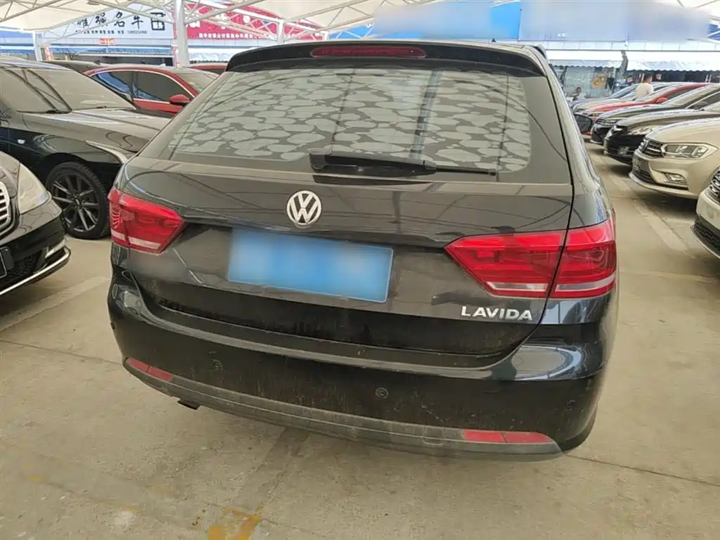Volkswagen Lavida Tour 2013 1.6L Automatic Trend Style фото 6