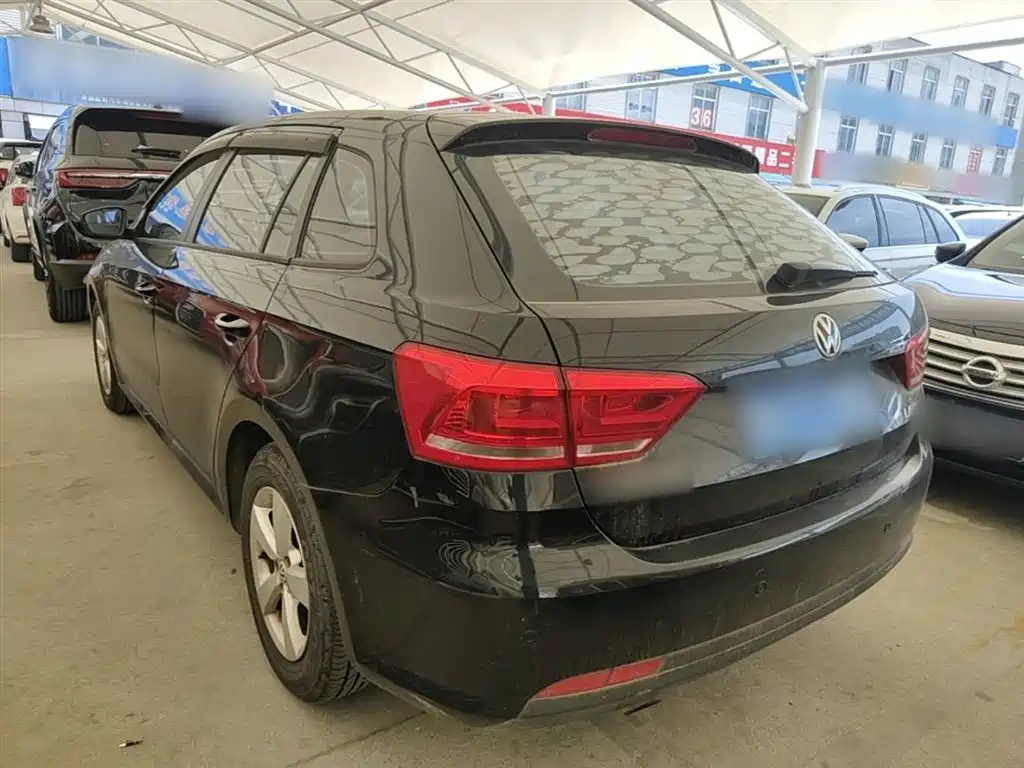 Volkswagen Lavida Tour 2013 1.6L Automatic Trend Style фото 5