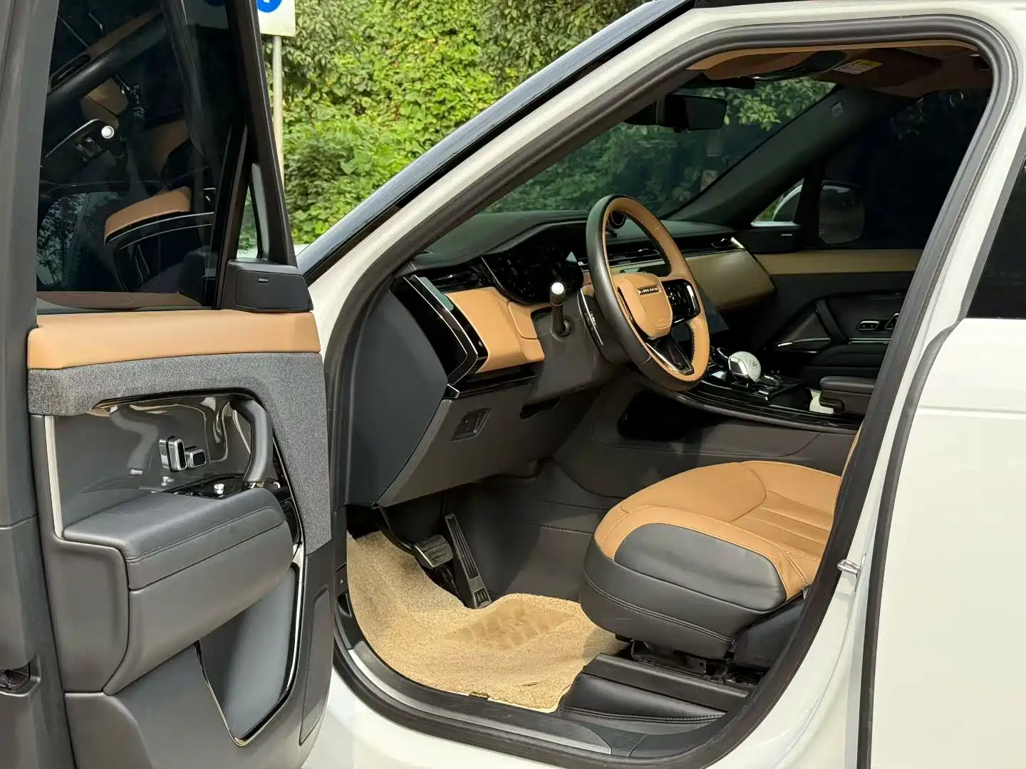 Фото 9 - Land Rover Range Rover Sport