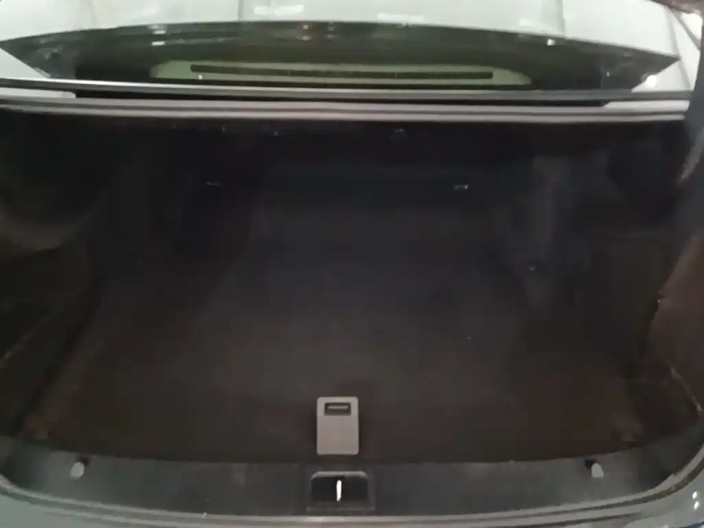 Photo 19 - Mercedes-Benz E-Class