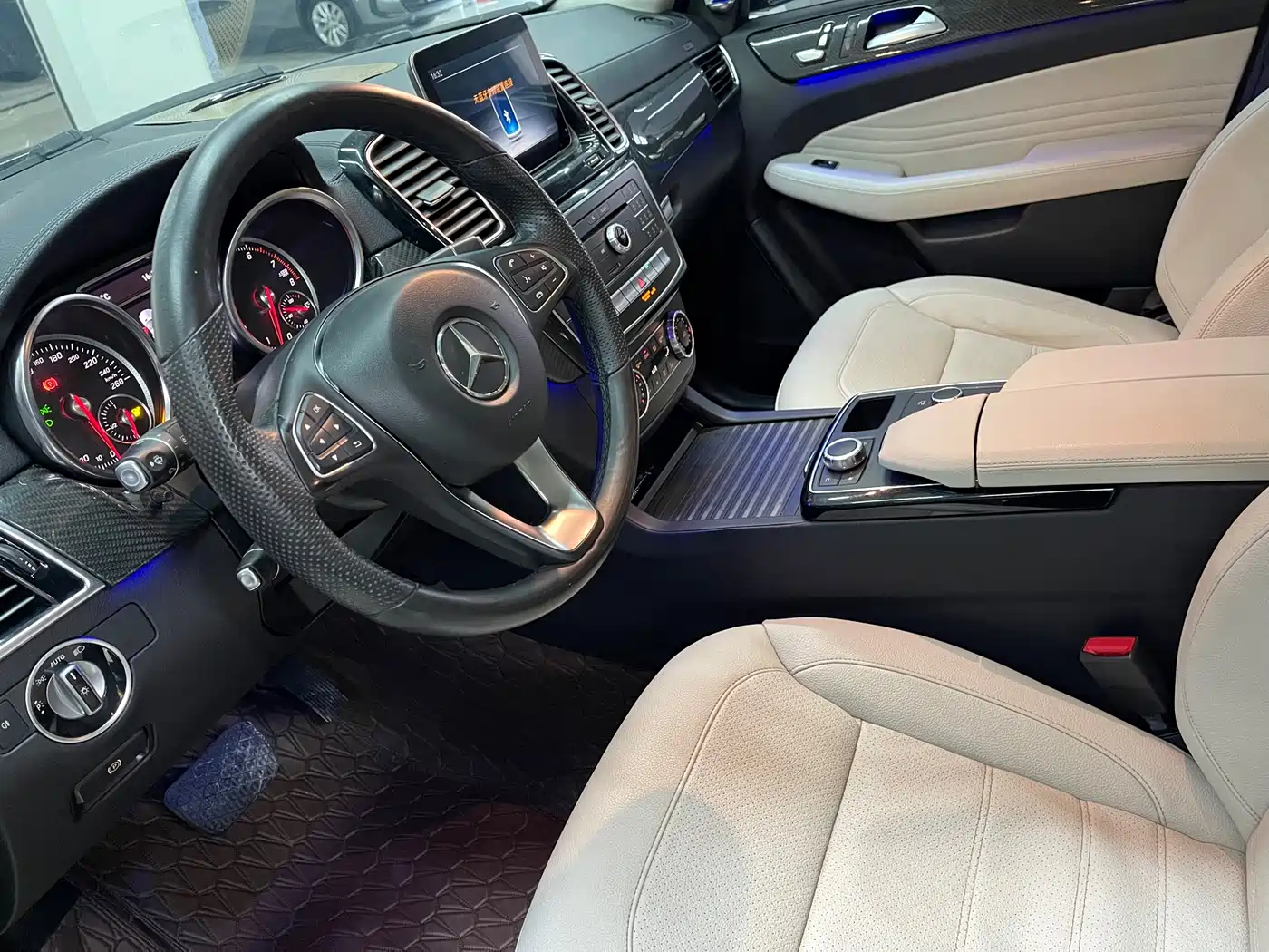 Mercedes-Benz GLE Coupe 2015 GLE 320 4MATIC Coupe SUV фото 13