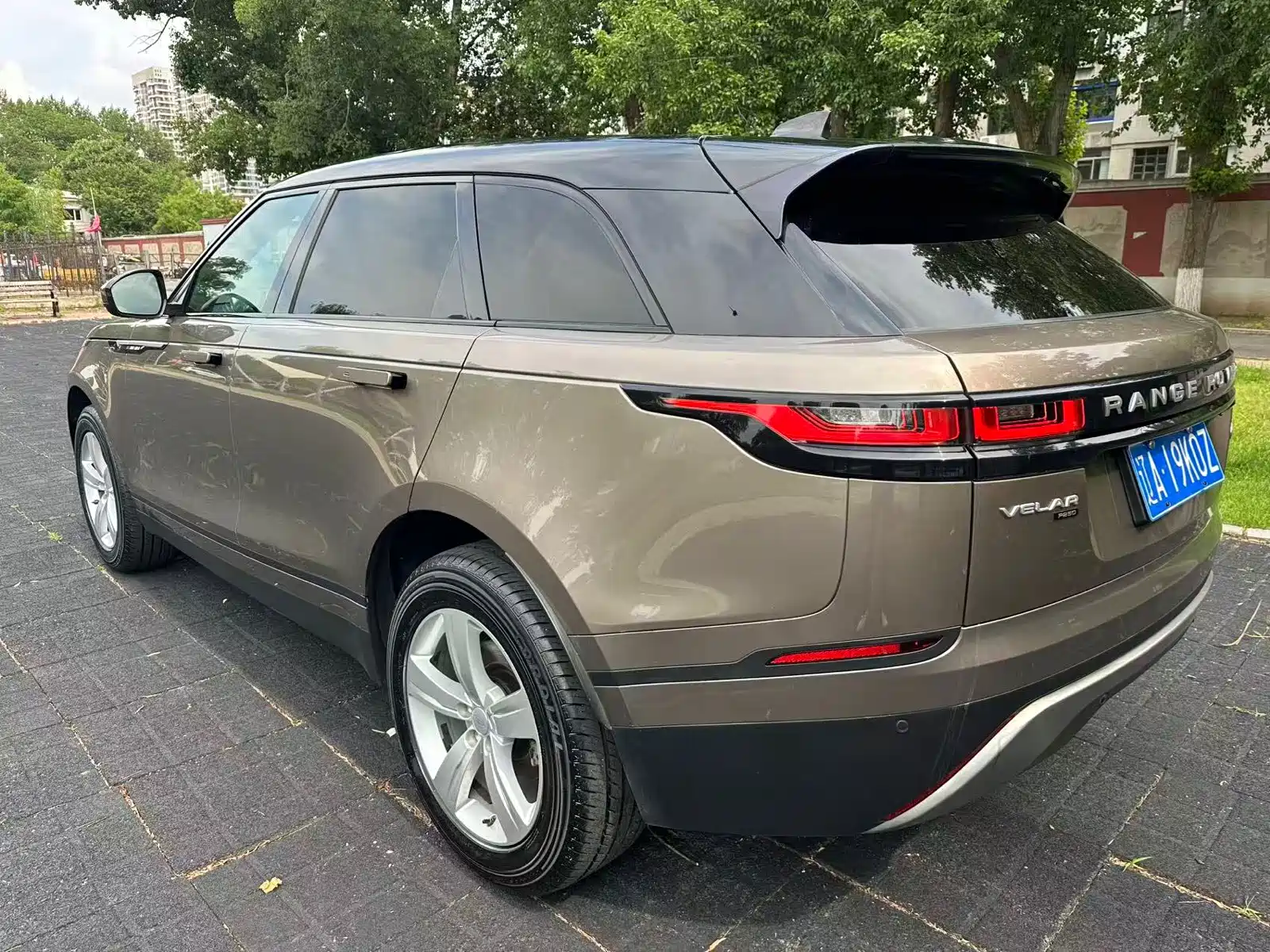 Фото 4 - Land Rover Range Rover Velar