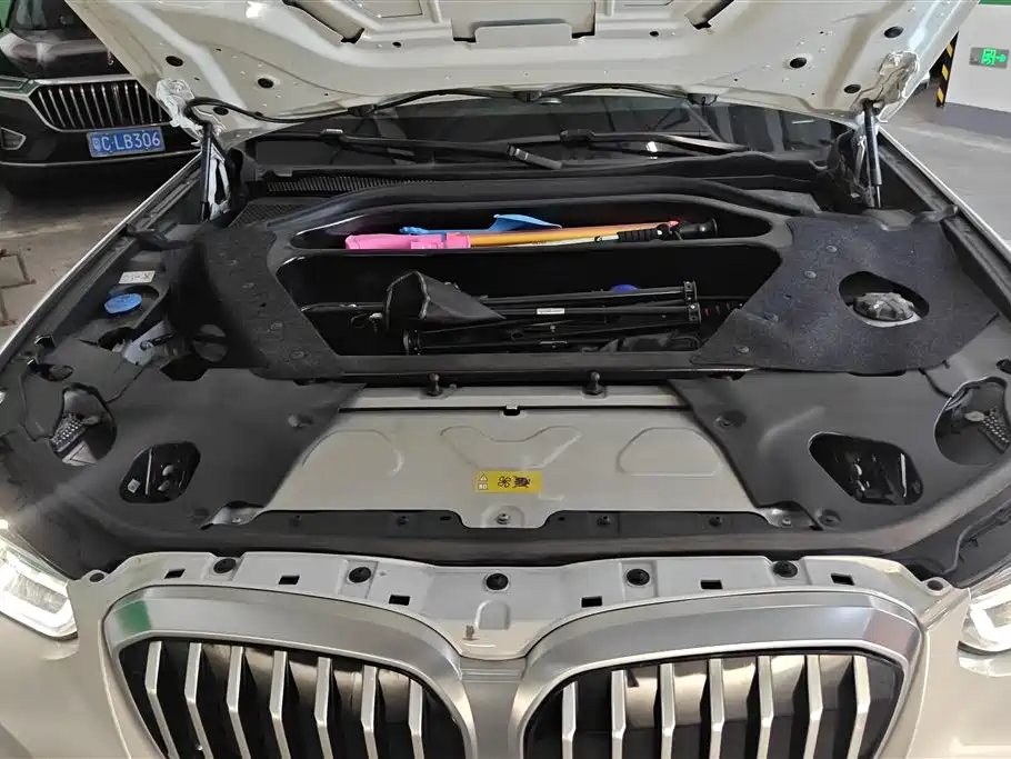 BMW iX3 2024 Leading Edition фото 10