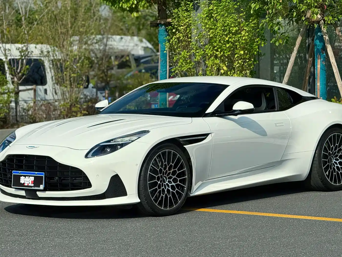 Aston Martin DB12 2023 4.0T V8 Coupe
