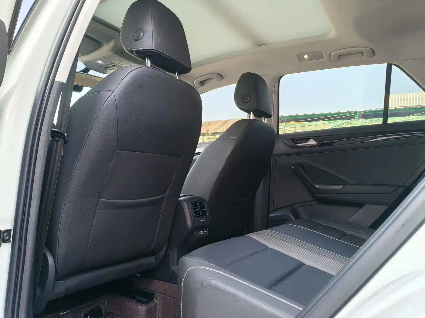Volkswagen T-ROC 2022 280TSI DSG 2WD Comfort PLUS фото 6