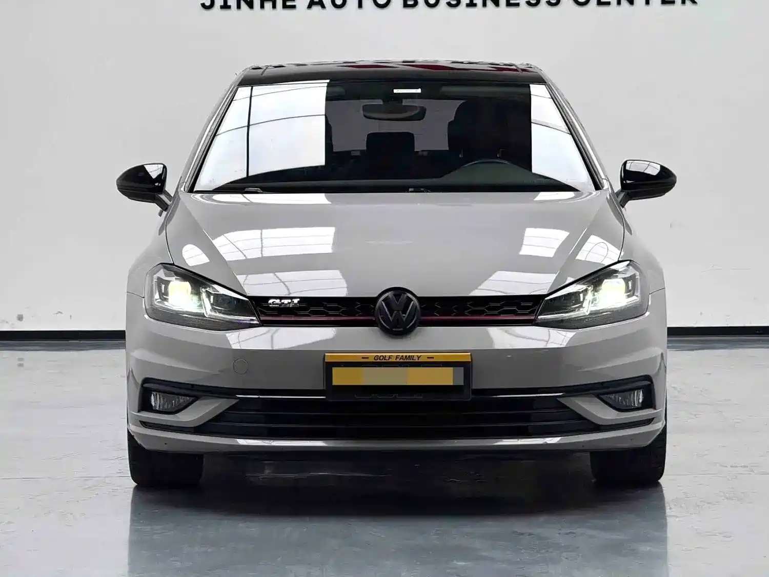 Фото 2 - Volkswagen Golf
