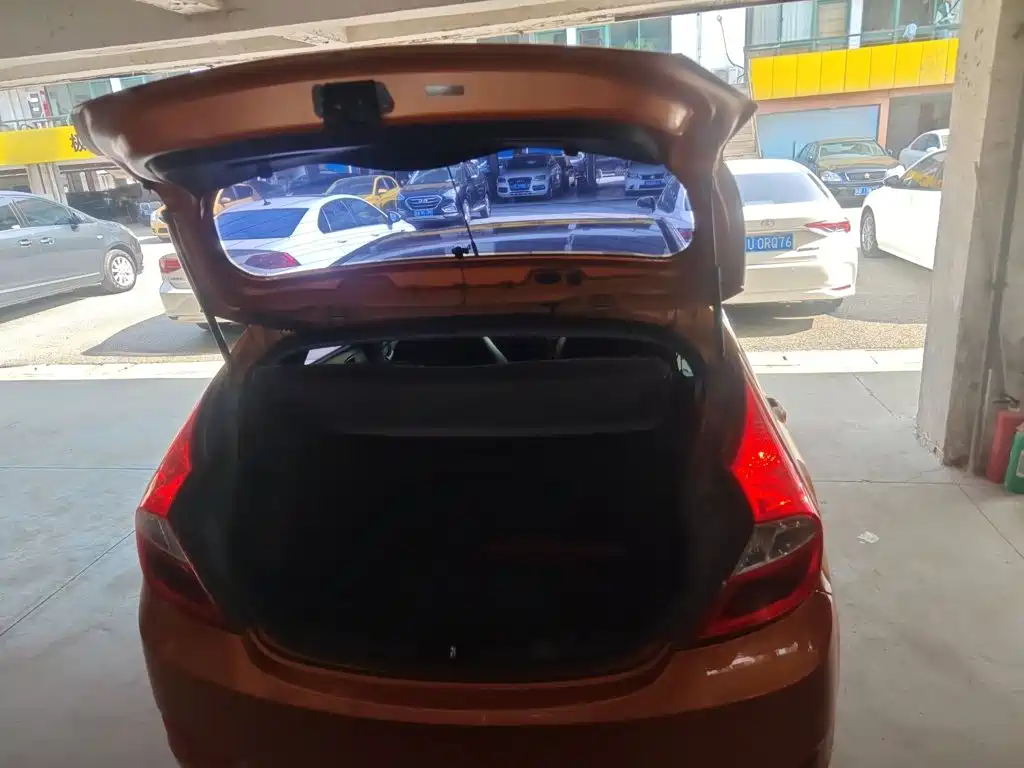 Hyundai Reina 2015 2014 Model 1.4L Automatic GLX