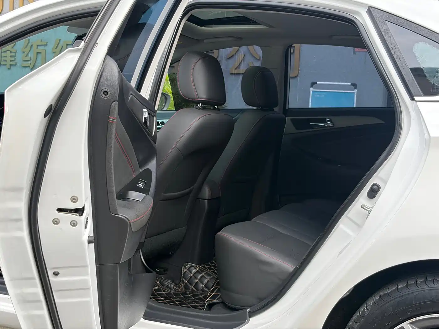 Photo 8 - Changan Eado