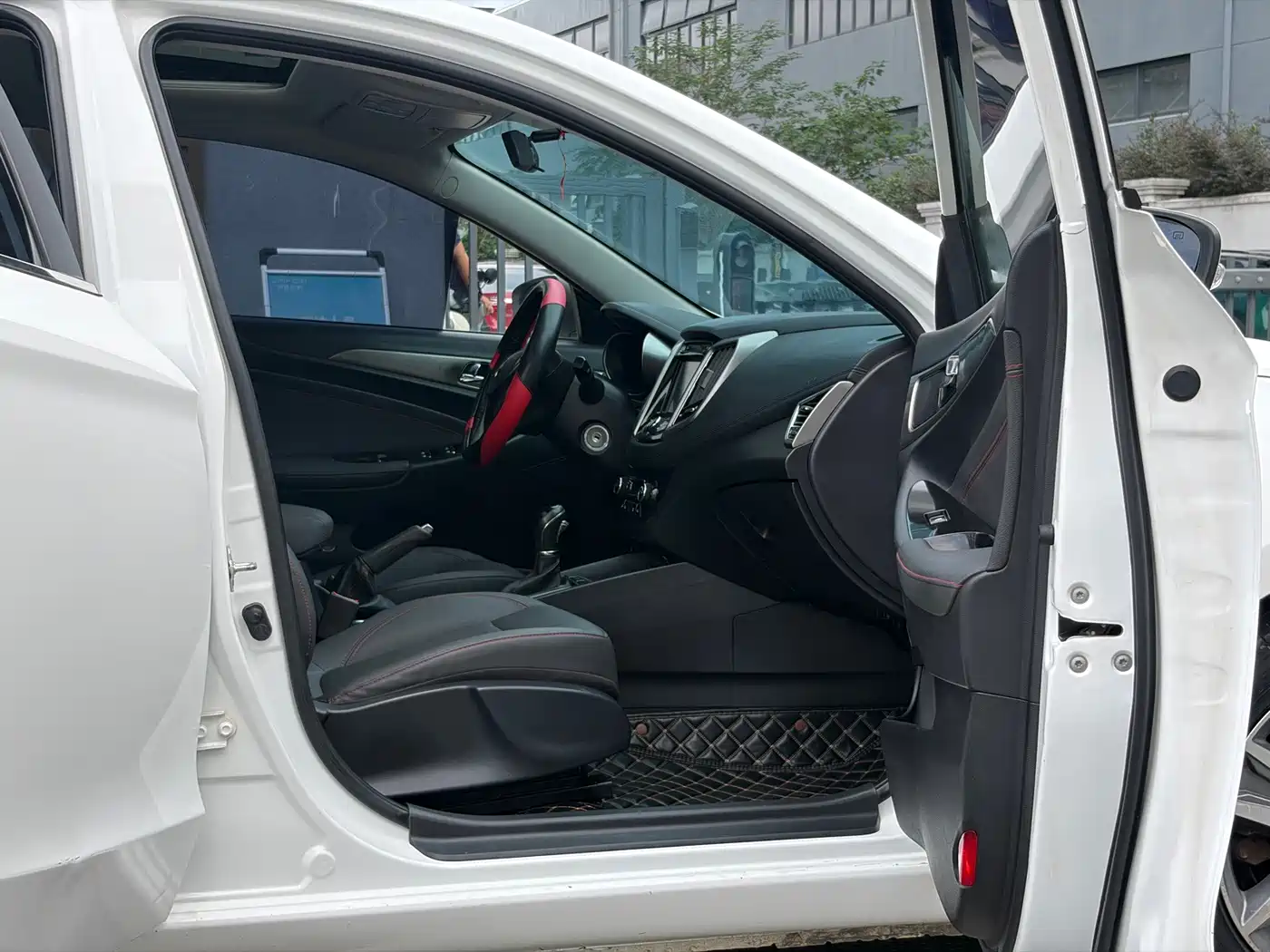Photo 7 - Changan Eado