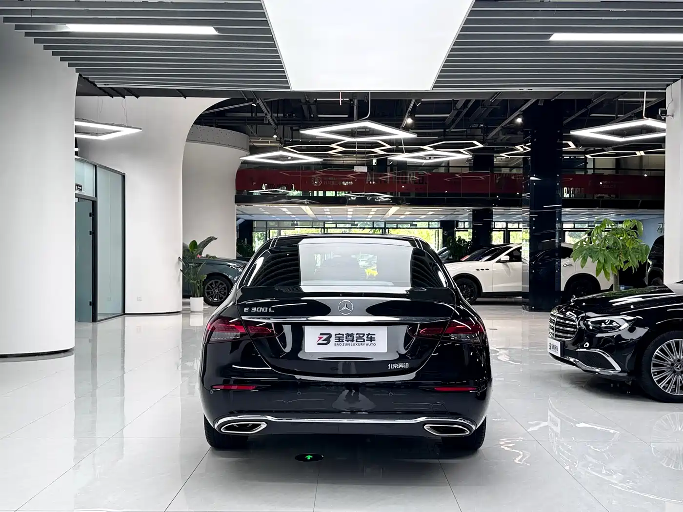 Mercedes-Benz E-Class 2023 E 260 L фото 16