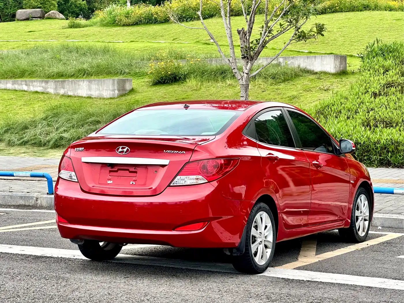 Hyundai Verna 2010 Sedan 1.4L Automatic Fashion GT фото 4