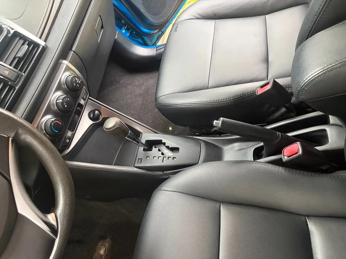 Toyota YARiS L Zhi Xuan 2015 1.5E Auto Charming Edition фото 18