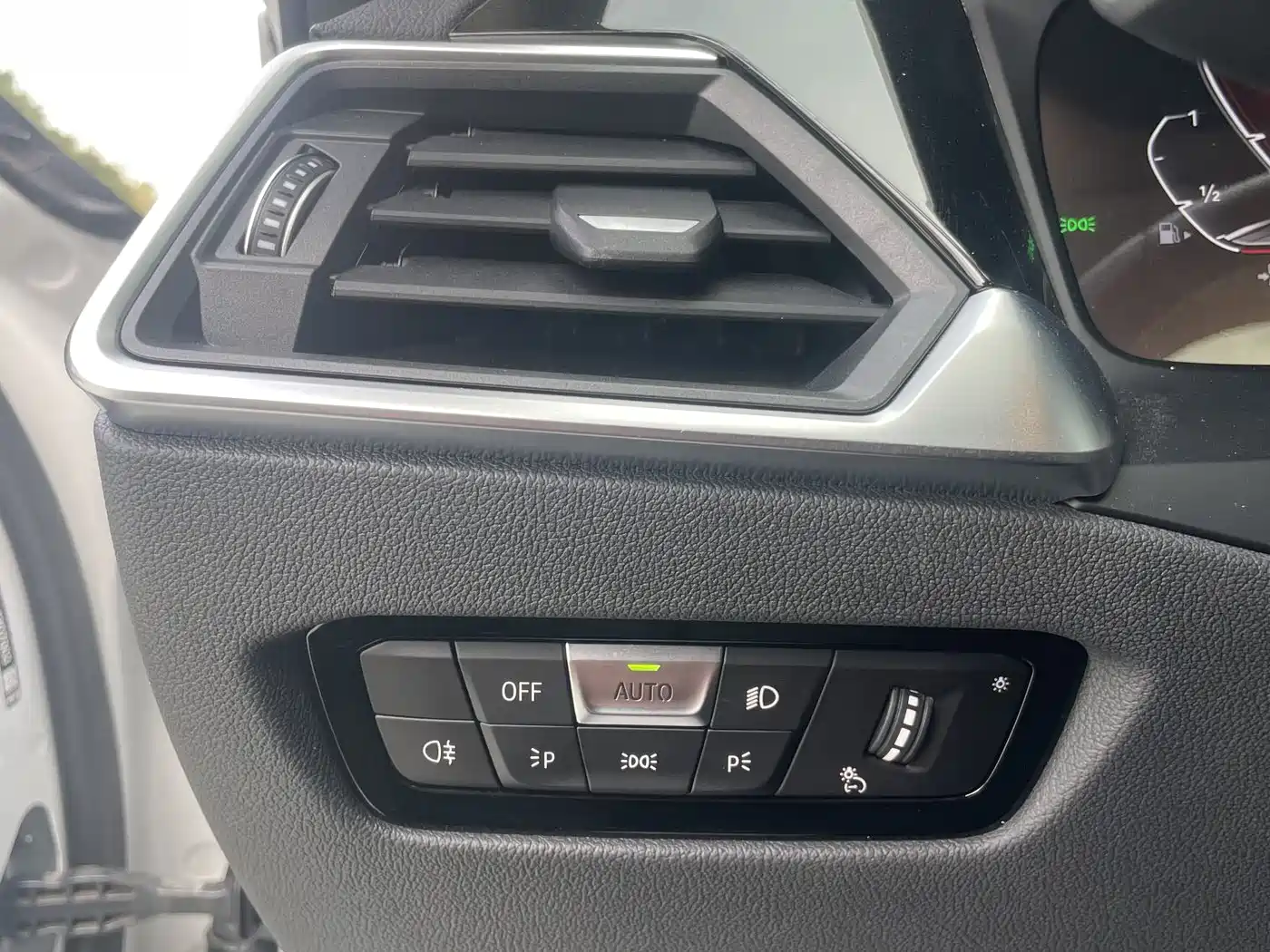 BMW 3 Series 2022 320Li M Sport Package фото 24