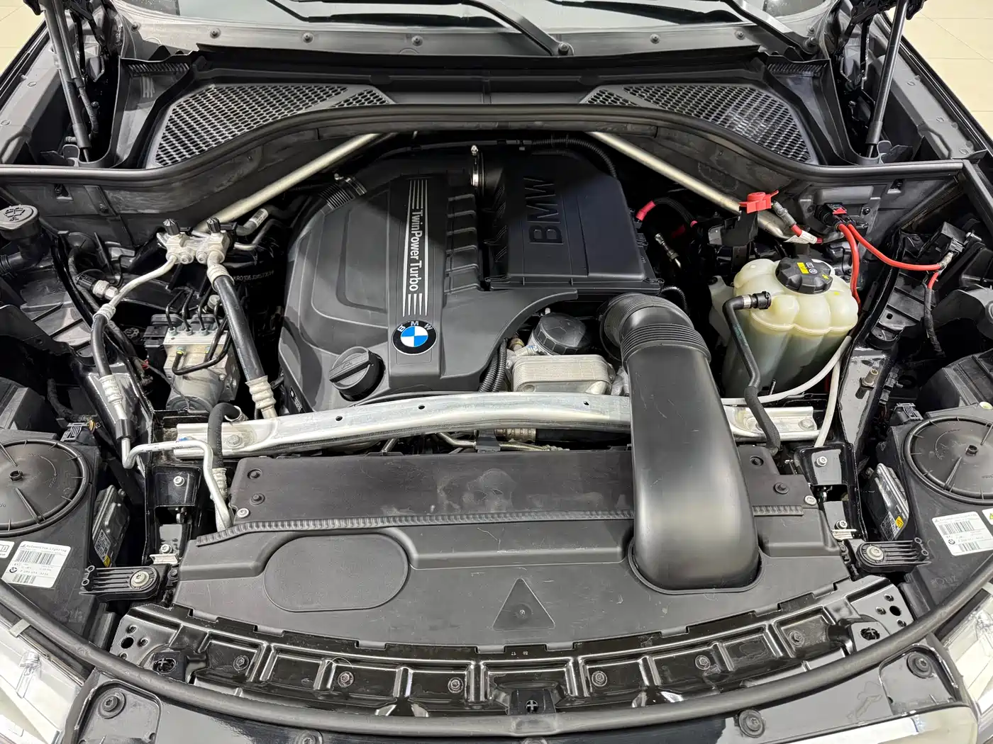 BMW X5 (Import) 2018 xDrive35i Elegant Model фото 12