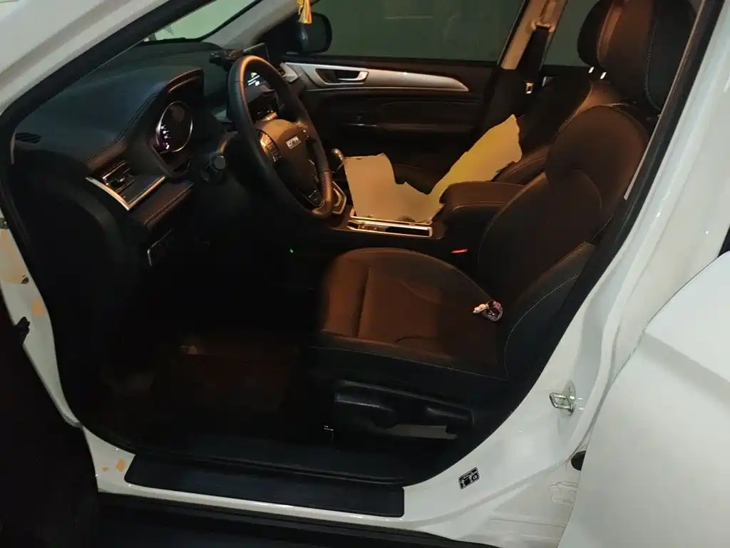 Haval M6 2024 2023 PLUS 1.5T Manual Luxury Smart Connect