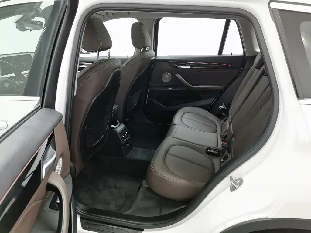 Фото 15 - BMW X1