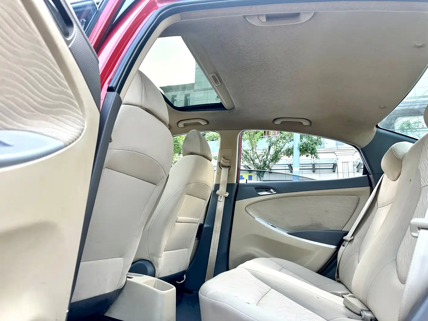 Hyundai Verna 2010 Sedan 1.4L Automatic Fashion GT фото 36