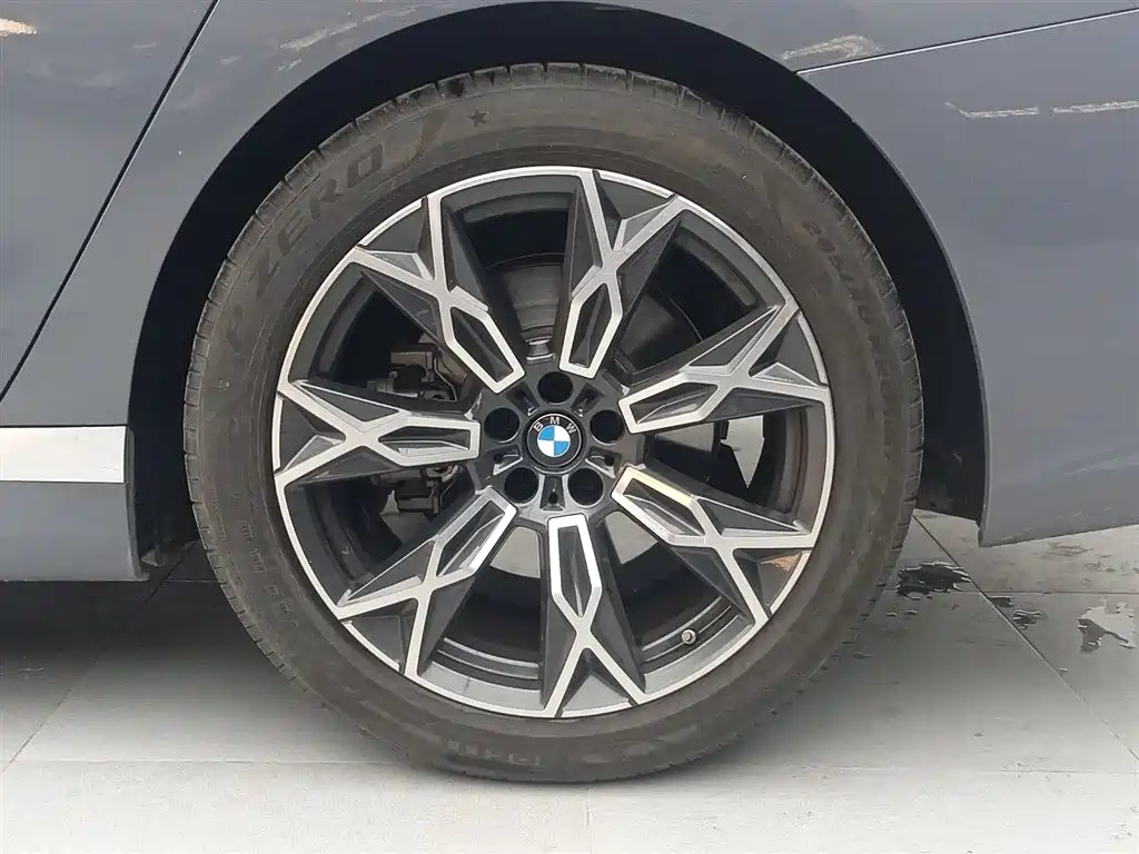 BMW 7 Series 2023 Model 735Li Luxury Package фото 18