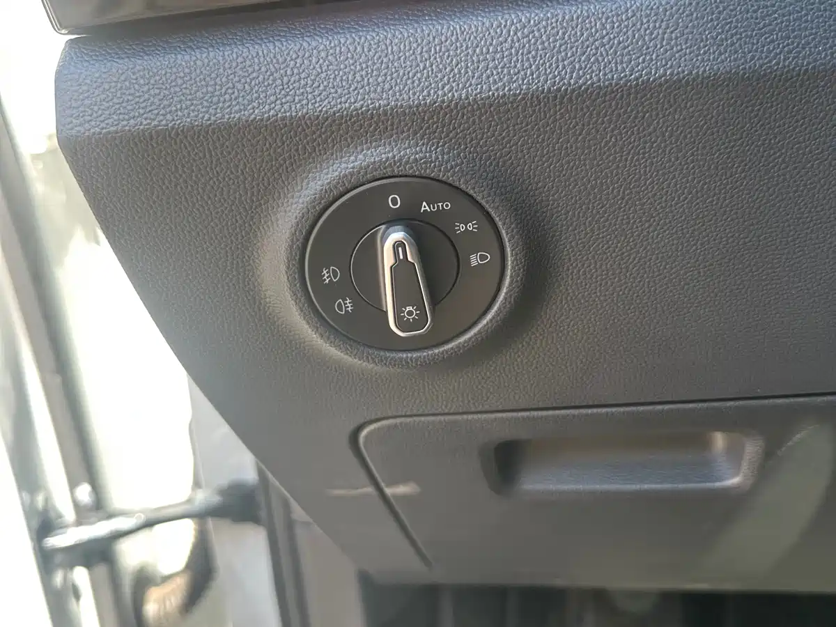 Volkswagen Tayron 2022 280TSI 2WD Luxury Smart Connect Edition фото 29