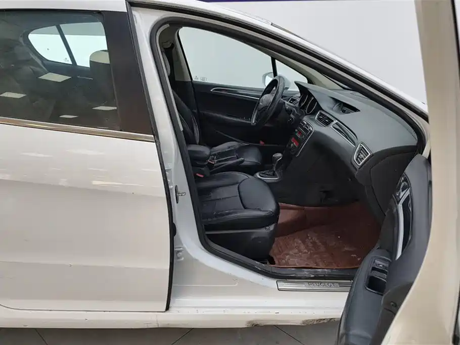 Peugeot 308 2013 Model 1.6L Automatic Trend Style фото 8
