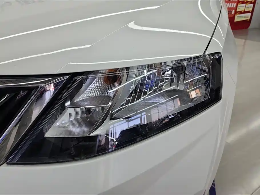 Škoda Rapid 2018 1.6L Manual Comfort Edition фото 5