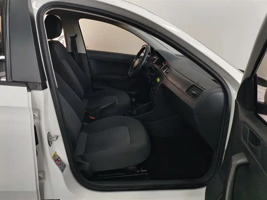 Volkswagen Santana 2016 1.4L Manual Trend Edition фото 8