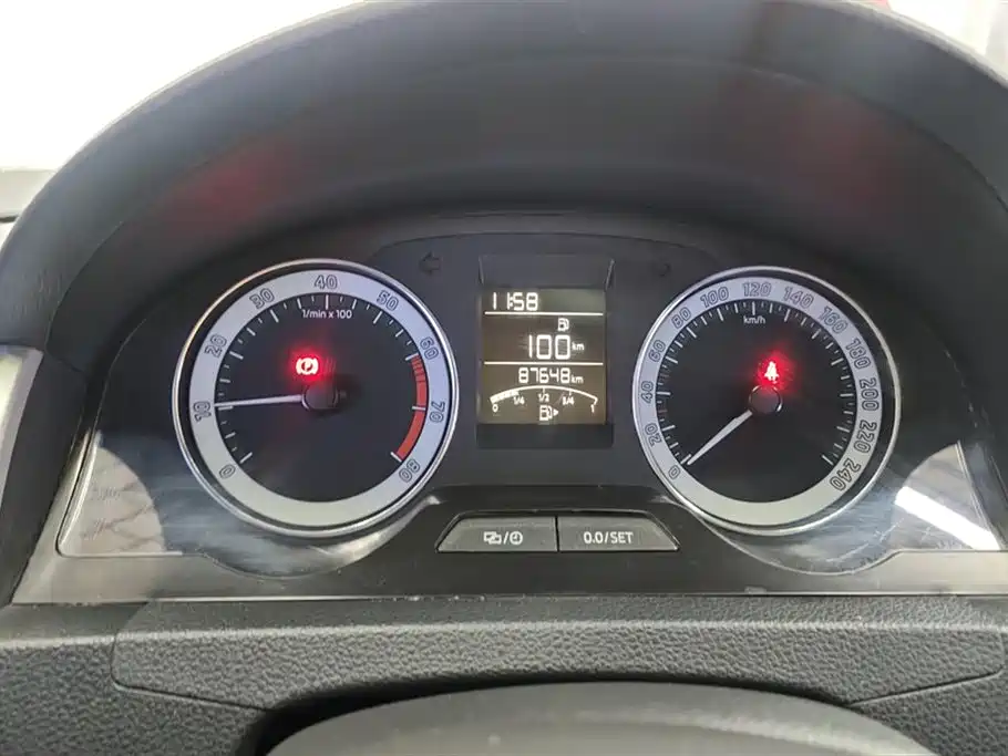 Škoda Rapid 2018 1.6L Manual Comfort Edition фото 14