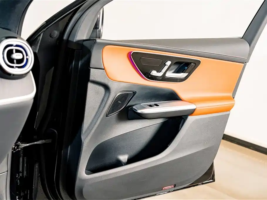 Mercedes-Benz GLC 2025 Model Year GLC 260 L 4MATIC Luxury фото 15