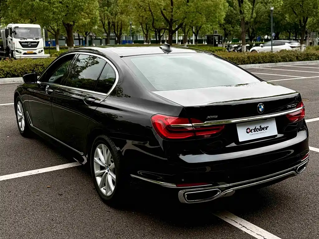 BMW 7 Series 2016 730Li Leading фото 6