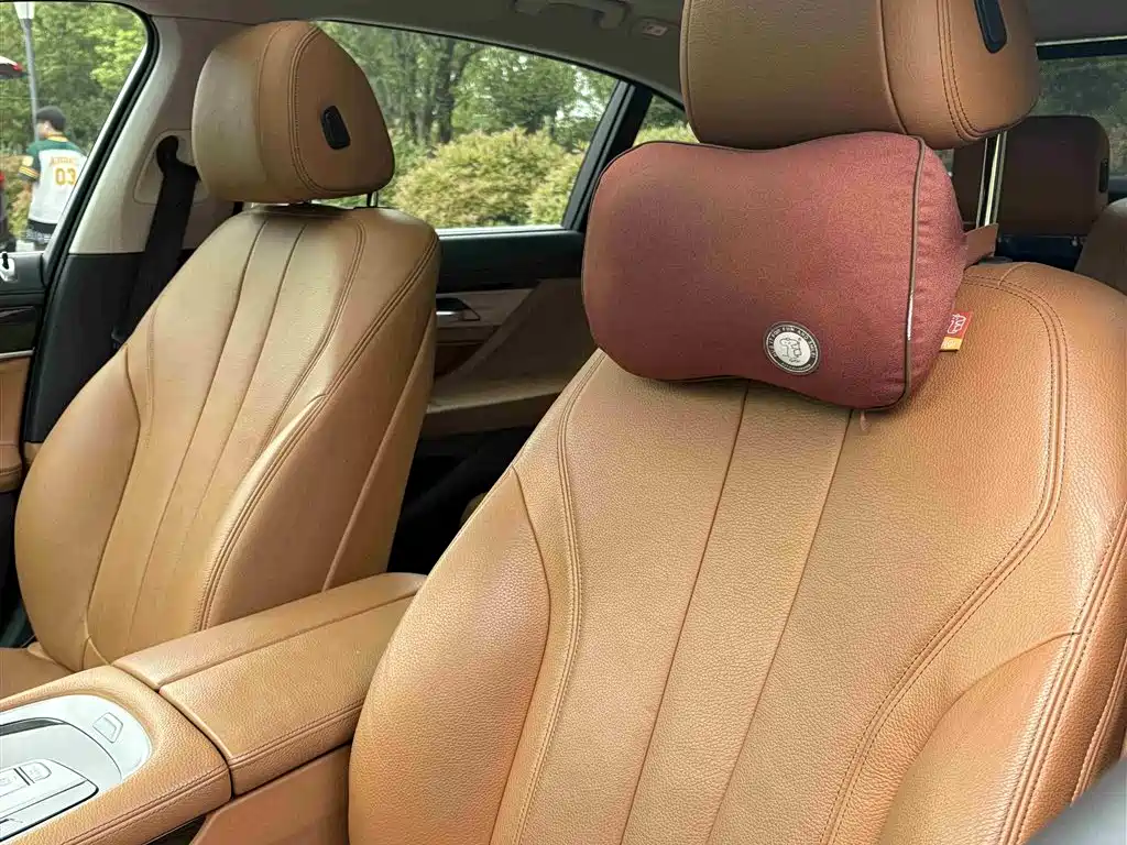 BMW 7 Series 2016 730Li Leading фото 15