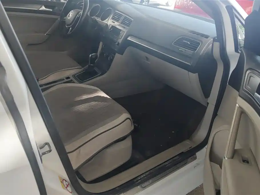 Volkswagen Golf 2015 1.4TSI Automatic Comfort фото 8