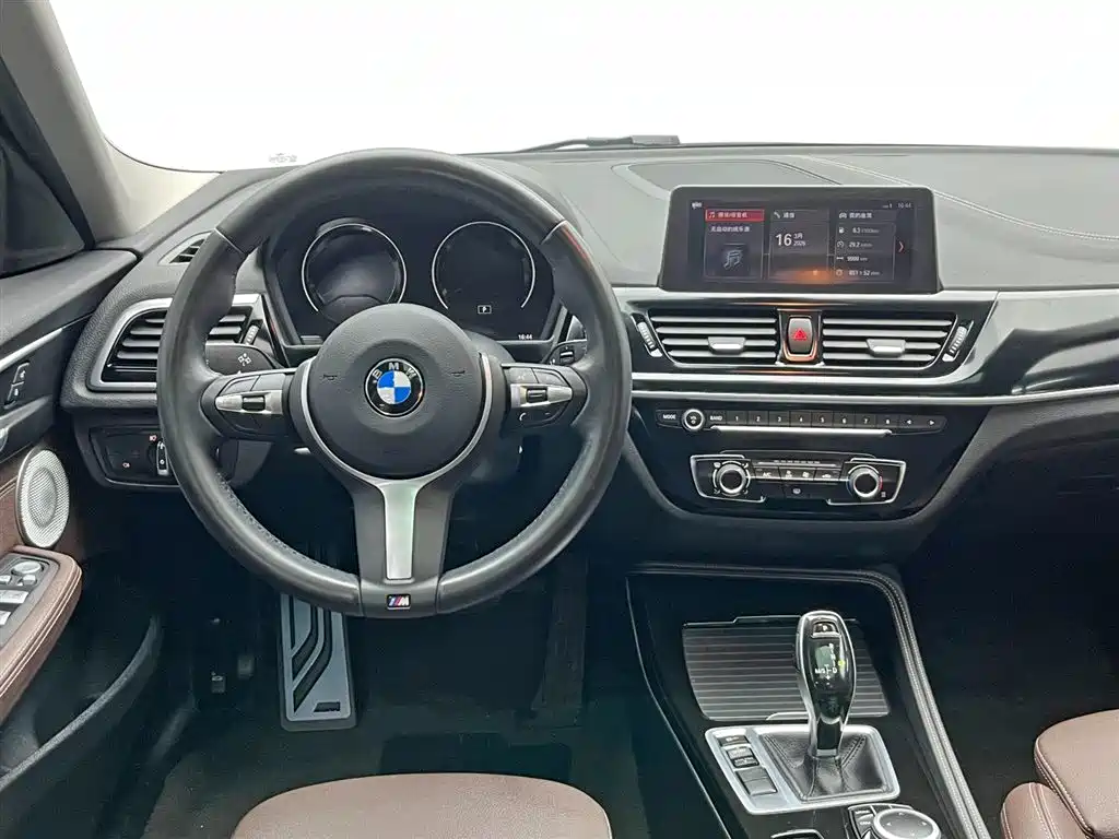 BMW 1 Series 2021 120i M Sport Shadow Edition фото 19