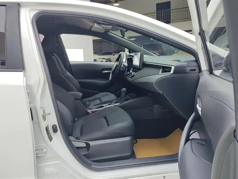 Toyota Levin 2021 TNGA 1.5L CVT Progressive Edition фото 8