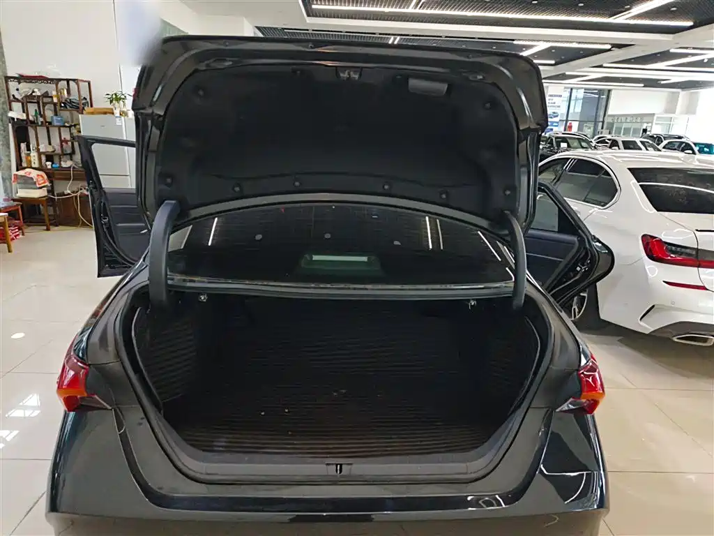 Toyota Avalon 2021 2.5L Luxury Edition фото 16