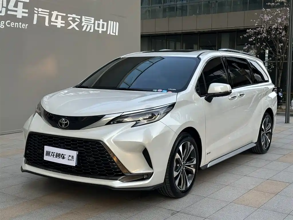 Toyota Granvia 2024 2.5L Hybrid Supreme ULTRA фото 3