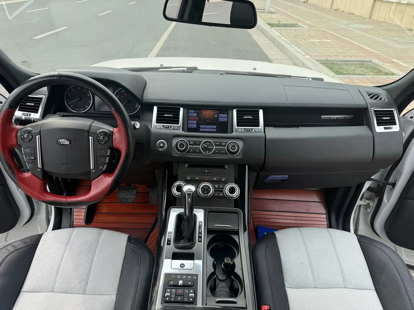 Land Rover Range Rover Sport 2013 5.0 NA V8 HSE Red Limited Edition фото 9