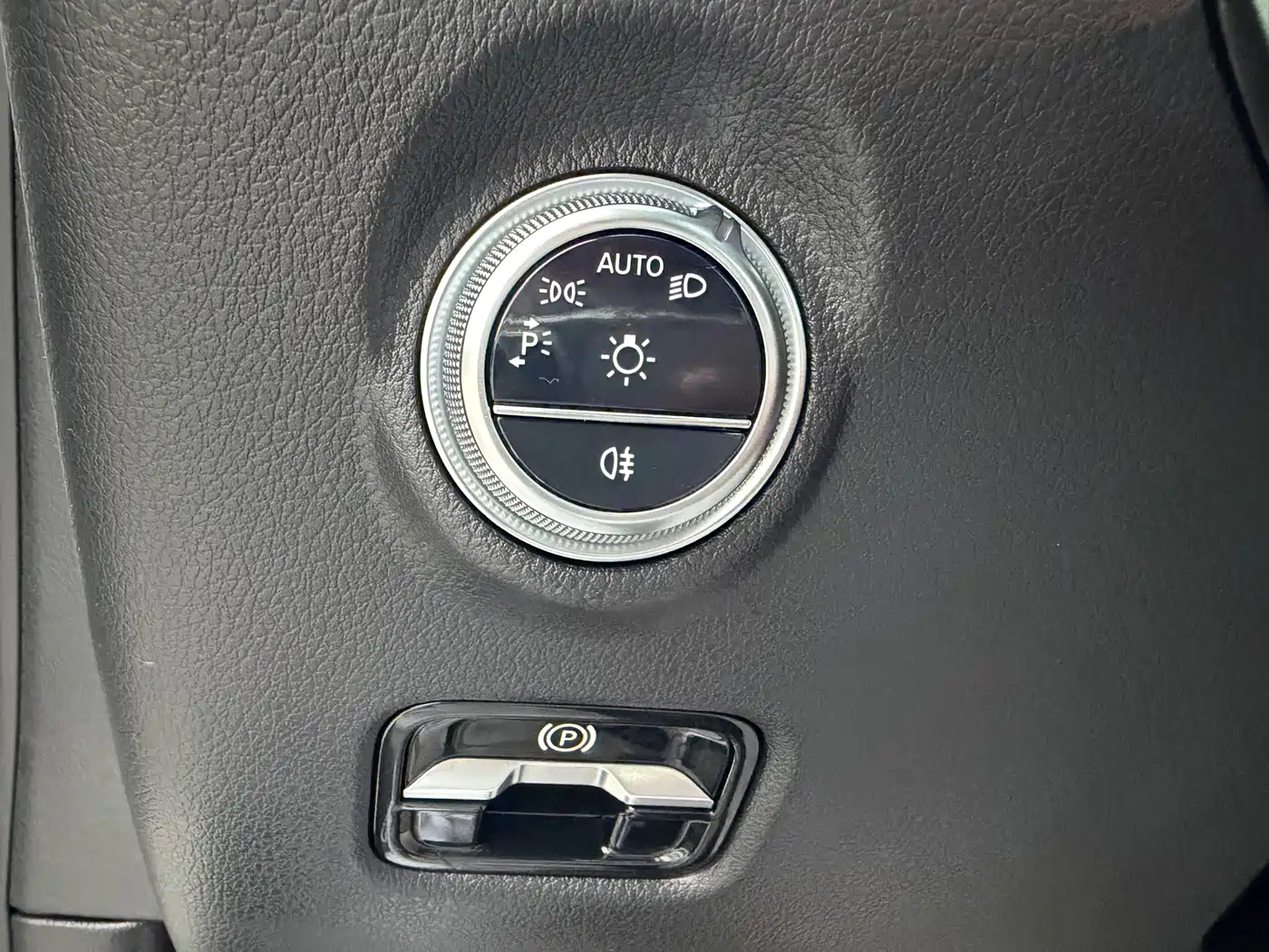 Mercedes-Benz C-Class 2024 C 260 L Sport фото 11