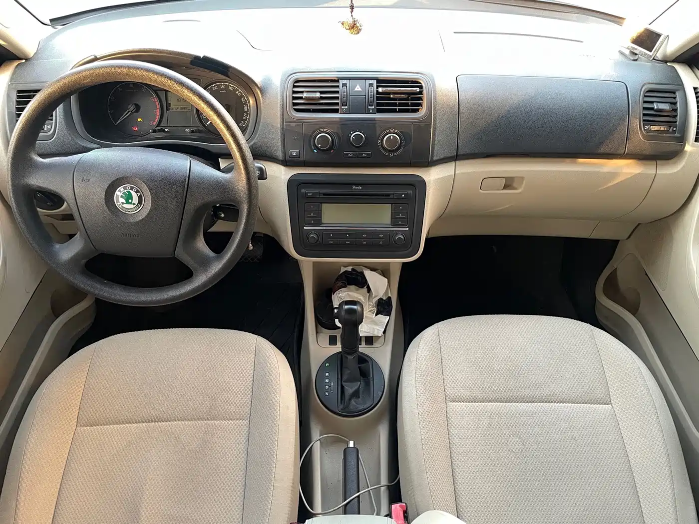 Škoda Fabia 2011 1.4L Automatic Crystal Edition фото 9