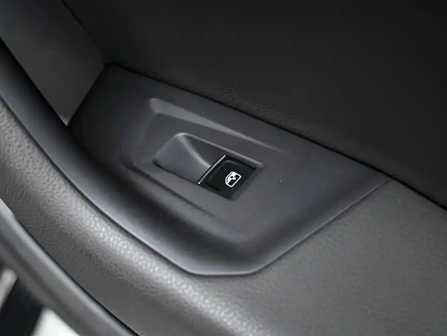 Volkswagen Touareg 2023 3.0TSI R-Line Classic Sports Package фото 27