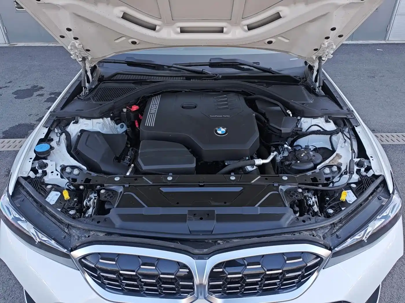 BMW 3 Series 2025 325Li M Sport Package фото 12