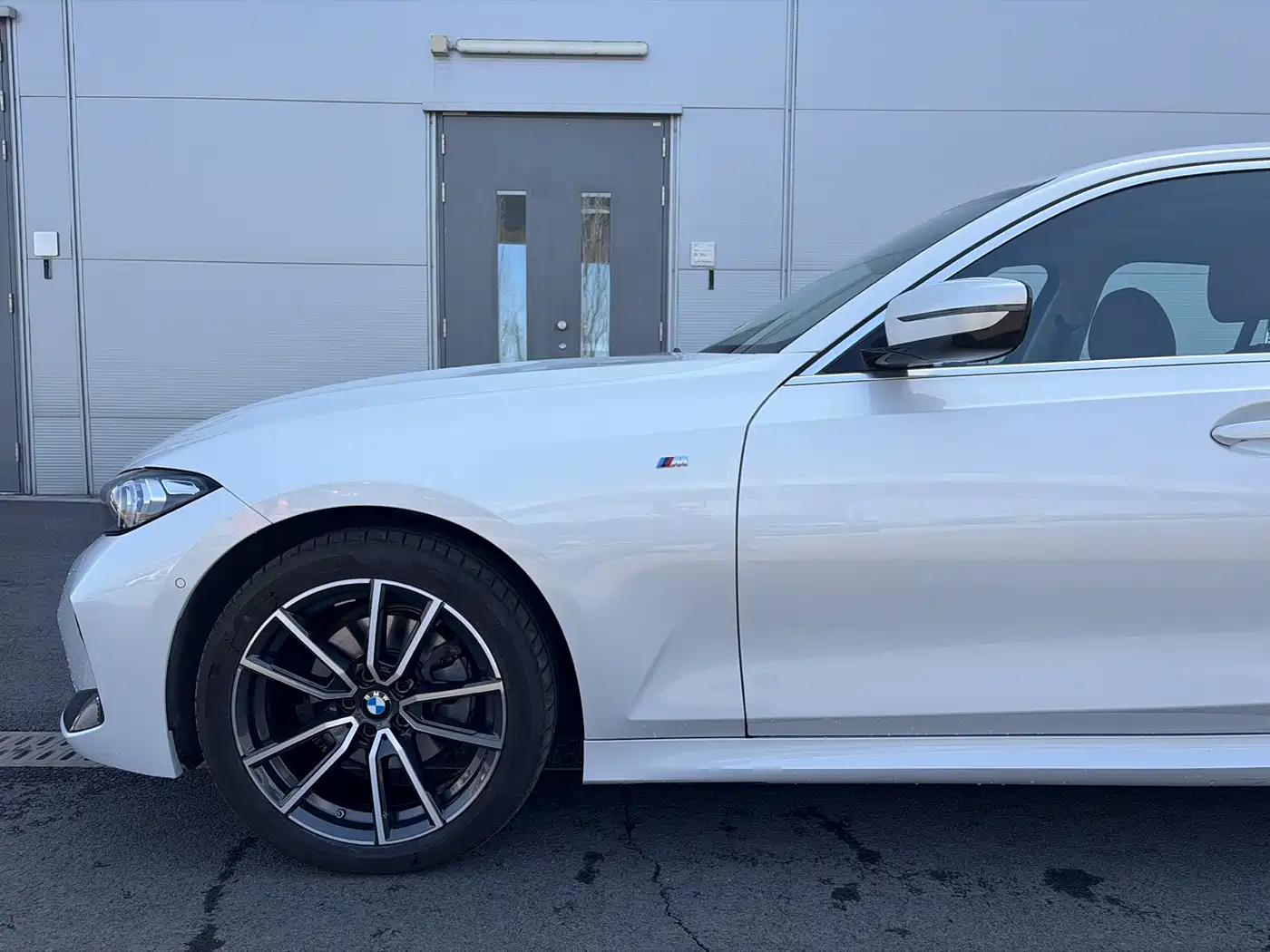 BMW 3 Series 2025 325i M Sport Package фото 13