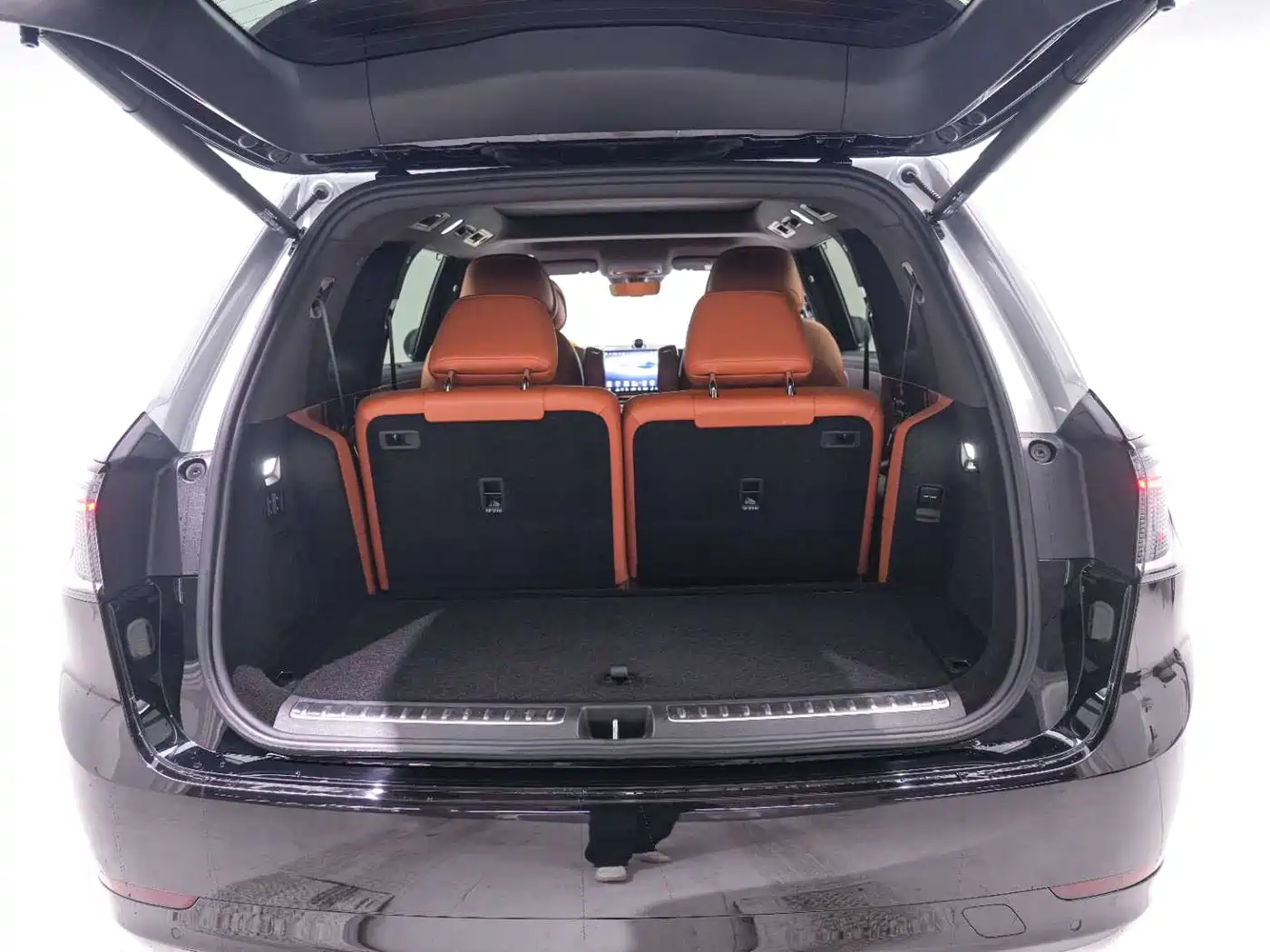 AITO Wenjie AITO M9 2024 Range Extender Max Edition 42kWh 6-seater фото 21