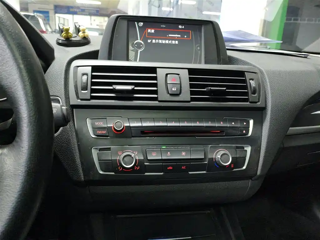 BMW 1 Series (Import) 2013 Facelift 116i Urban Model фото 13