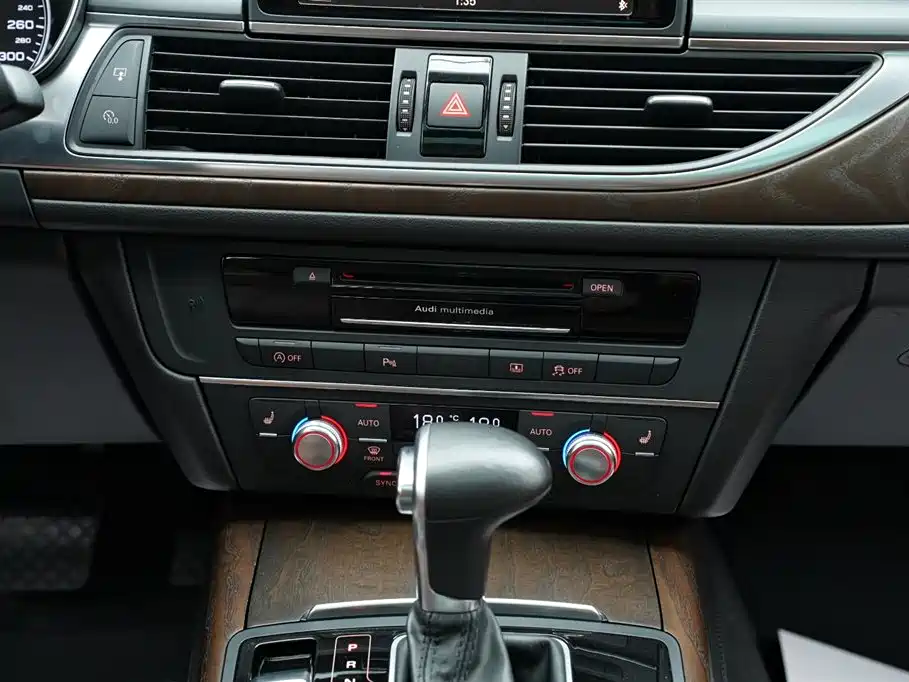 Audi A6L 2015 35 FSI quattro Comfort фото 16