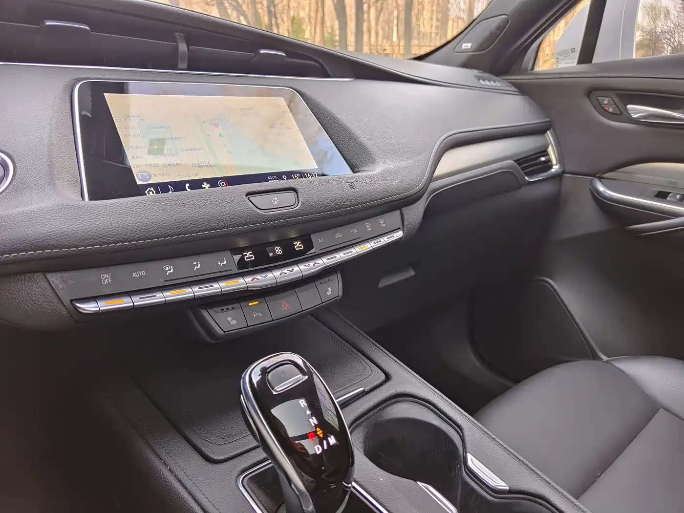 Cadillac XT4 2021 28T FWD Premium Edition фото 14