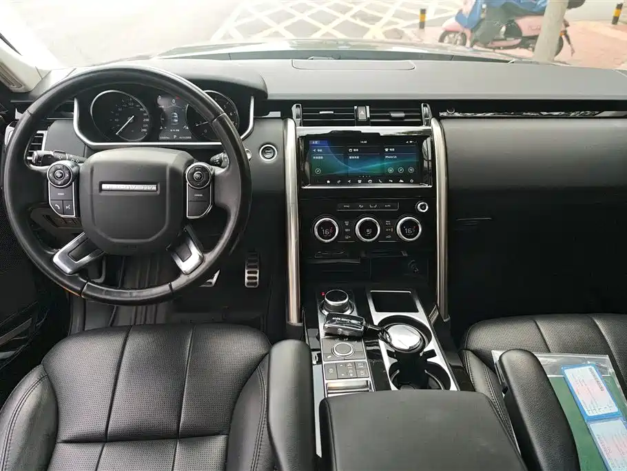 Land Rover Discovery 2018 2.0T Special Edition фото 12