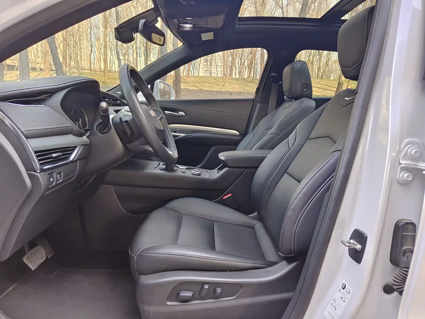 Cadillac XT4 2021 28T FWD Premium Edition фото 11